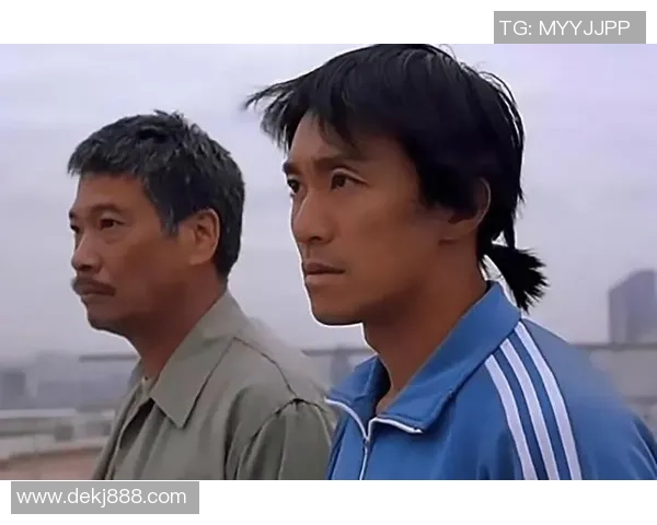 少林足球中的幽默瞬间踩香蕉皮引发的搞笑场面与精彩对决
